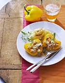 Stuffed yellow pepper with mashed potato and beer