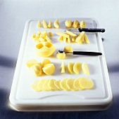 Cutting potatoes into various shapes