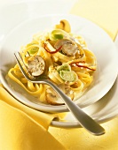 Tagliatelle porro e funghi (Ribbon pasta with leeks & mushrooms)