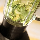 Pureeing broccoli in liquidiser