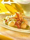 Fruity rice salad with shrimps
