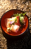 Sashimi in japanischer Schale