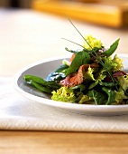 Spinach salad with lamb fillet