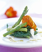 Green asparagus and spinach with roast parma ham