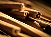 Cinnamon sticks (close-up)