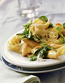 Tagliatelle with chicken and spinach