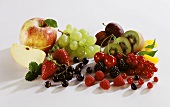 Frisches Obst und Beeren