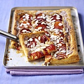 Puff pastry with nectarines & flaked almonds