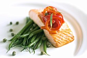 Salmon fillet with green beans