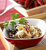 Glass noodle salad with mince and mushrooms (Thailand)