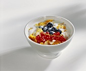 Cornflakes with fresh berries
