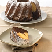 Marble cake with icing sugar