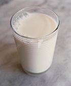 A grooved glass of milk