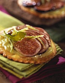 Fig tartlet with lime whip