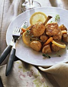 Chicken leg with herby potatoes