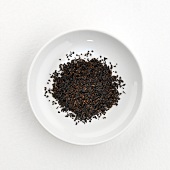 Black tea (dry) on plate