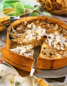 Apple tart with nuts