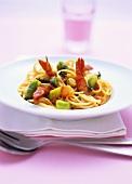 Spaghetti with shrimps and green asparagus