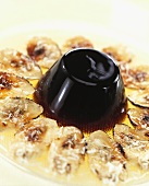 Cola jelly with glazed bananas