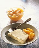 Vanilla ice cream with apricot compote