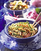 Noodles with chicken and vegetables (China)