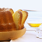 Advocaat cake, partly sliced