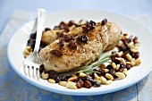 Chicken breast with raisins and pine nuts