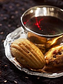 Madeleines und Tasse Tee