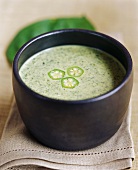 Spinach soup with okra pods