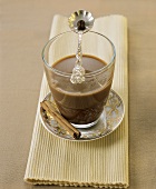 Marokkanischer Kaffee mit Zimt
