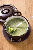 Cream of broccoli soup with oats