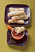 Goat's cheese rolls with salsa