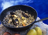 Arros negre (Schwarzer Reis mit Tintenfisch, Mallorca)