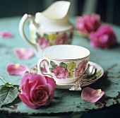 Rose-patterned tea things