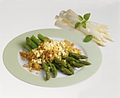 Green asparagus with breadcrumbs and chopped egg