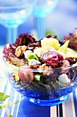 Mixed salad with Gorgonzola and walnuts