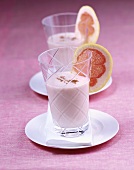 Sesame yoghurt drink with grapefruit