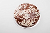 Cake with marbled decoration