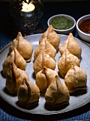 Samosas (frittierte Teigtaschen, Indien)