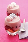 Berry cream with meringues