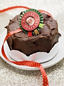 Chocolate cake to give as a Christmas gift