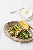 Green asparagus with fennel and calamari