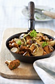 Fried mushrooms with cream sauce