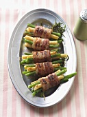 Bacon-wrapped beans with two kinds of beans