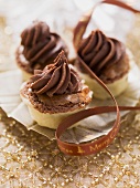 Mini pies with chocolate cream