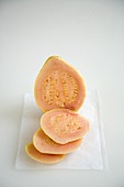 Guave, aufgeschnitten