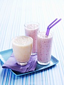 Papaya and strawberry smoothies