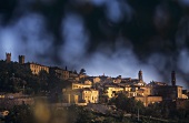 Montalcino die berühmte Weinstadt, Toskana, Italien