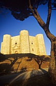 Castel del Monte, die achteckige Stauferburg, Apulien, Italien