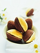 Madeleines filled with chocolate cream